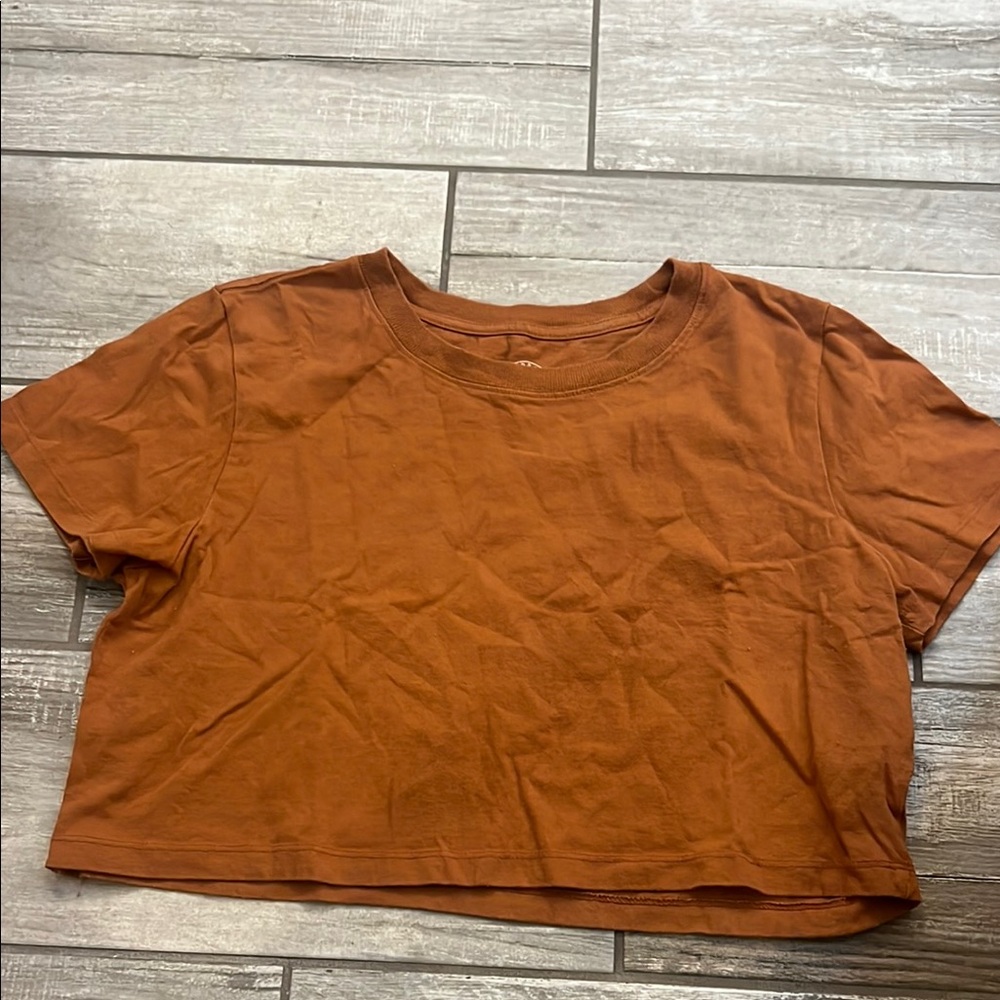 urban outfitters rust colored crop top